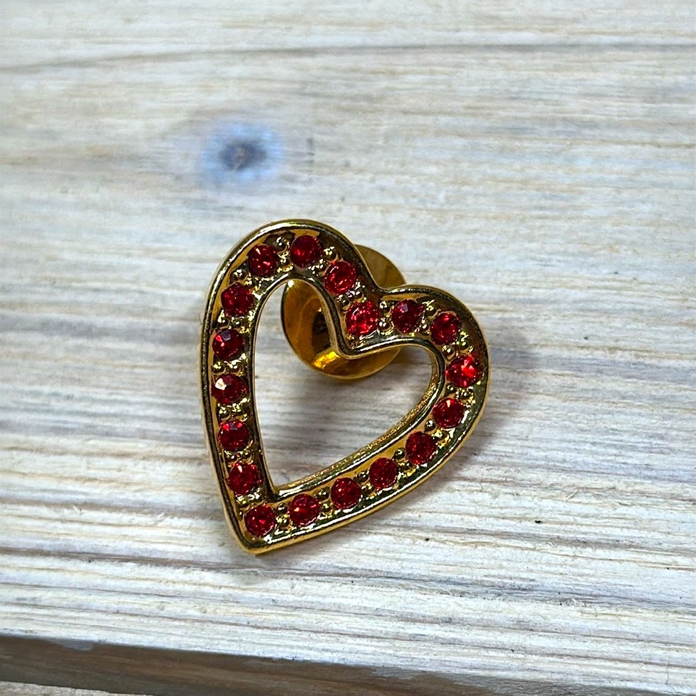 1992 Avon Open Heart Red Rhinestone Gold Tone Valentine’s Brooch Pin